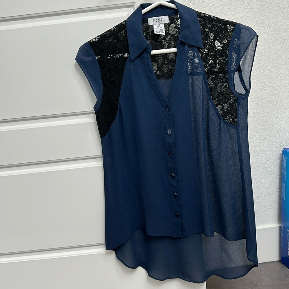 Barney’s New York button down collared short sleeve blouse